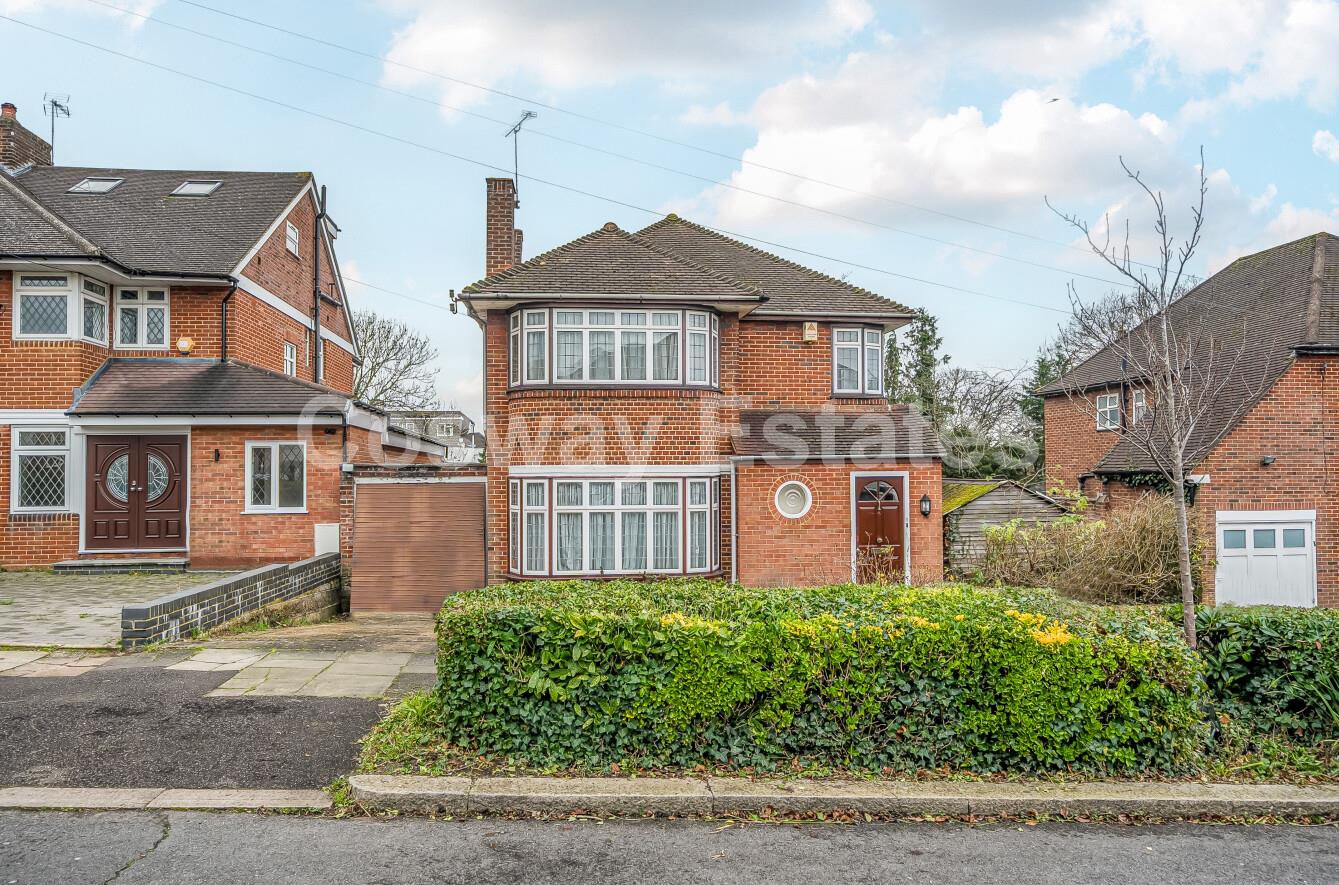 Blackwell Gardens, Edgware, HA8, Edgware